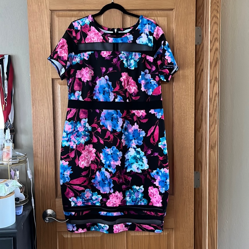 Mesh accent plus size floral dress